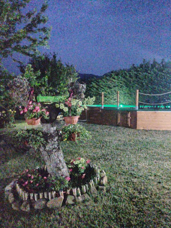 Mansarda Viti - Sguardo Su Frontone - Apartamento Exterior foto