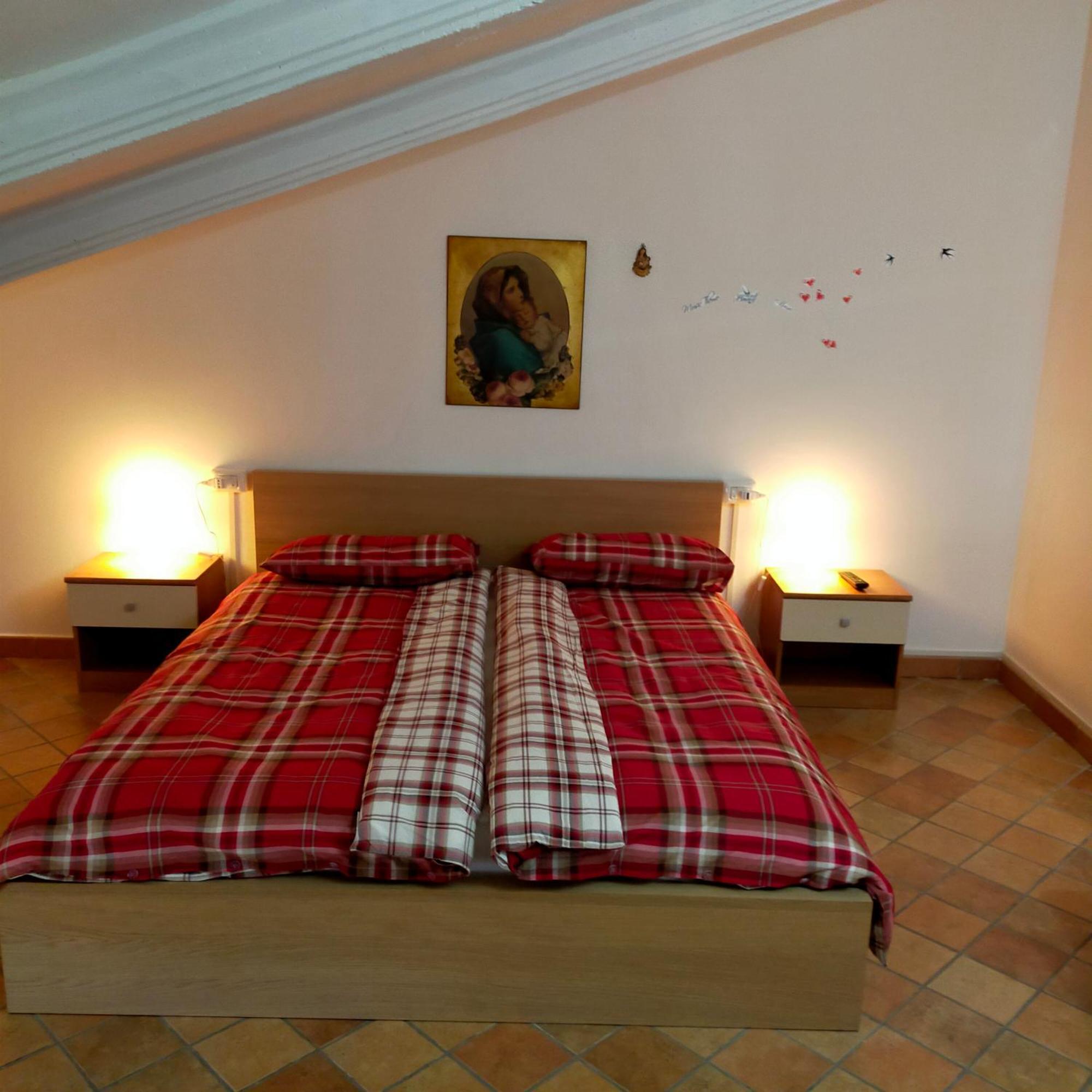 Mansarda Viti - Sguardo Su Frontone - Apartamento Exterior foto